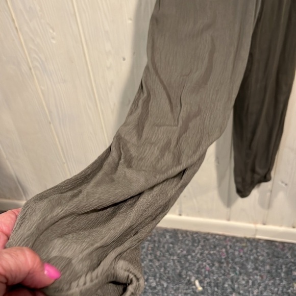 BLUE IVY by KC Olive Green Jumpsuit elastic at ankles size small - Picture 2 of 10